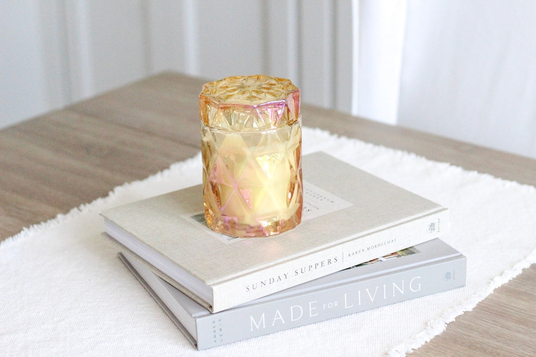 La Lueur Hibiscus Guava Luxury Coconut Wax Candle