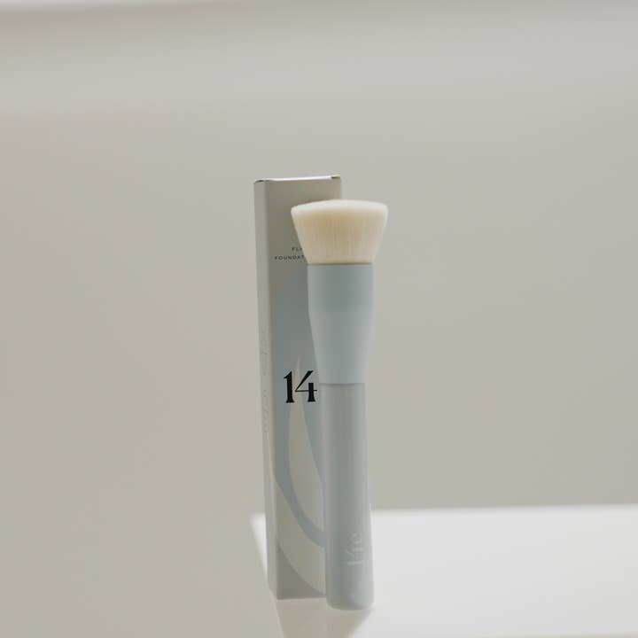 14e Cosmetics Brush: Flat Top Foundation