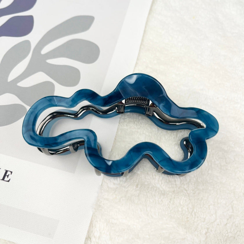 Belle & Tress Nuage Metal Claw Clip | Navy