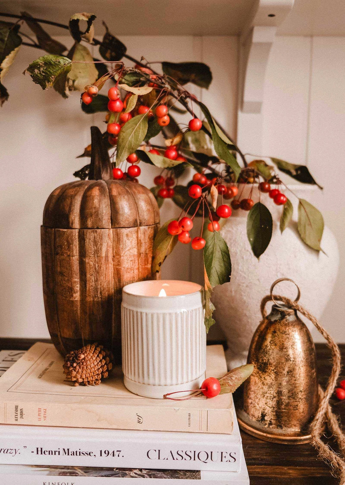 Mimi & August Eco Soy Wax Candle {50hr} in Reusable Ceramic Jar: Spiced Cranberry