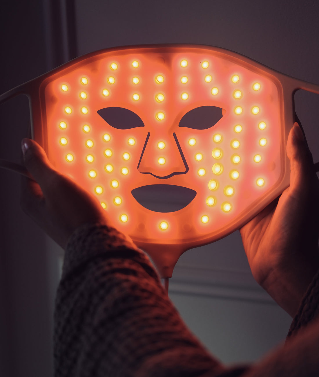 Ember Wellness The Rejuvenating Light Therapy Mask