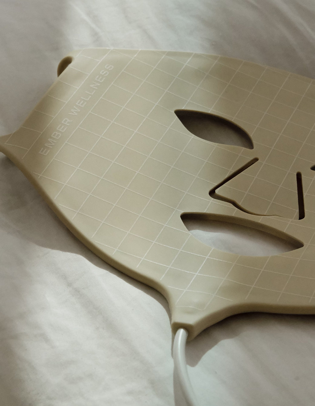 Ember Wellness The Rejuvenating Light Therapy Mask