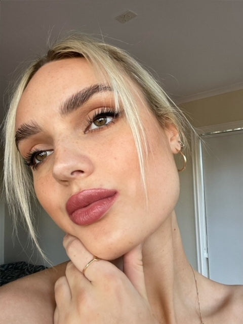 SUZY. Satin Luxe Lipstick